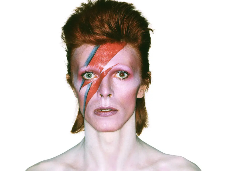   Ziggy Stardust pleacă în America, David Bowie ca Aladdin Sane, Sursa: DavidBowiefandom.com