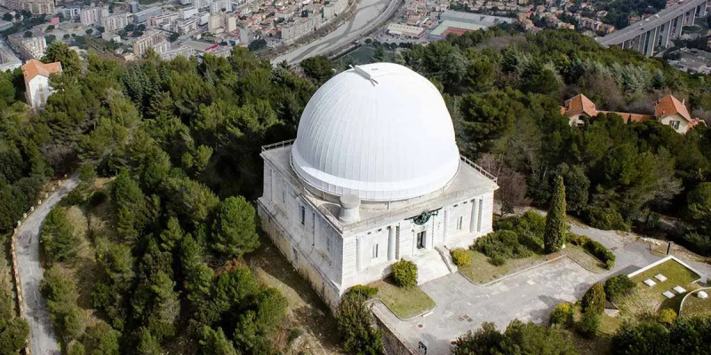 ładna kopuła obserwatorium paryskiego