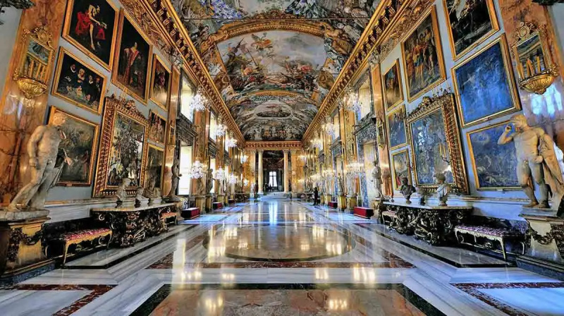 Palác Colonna. Zdroj: Sailko