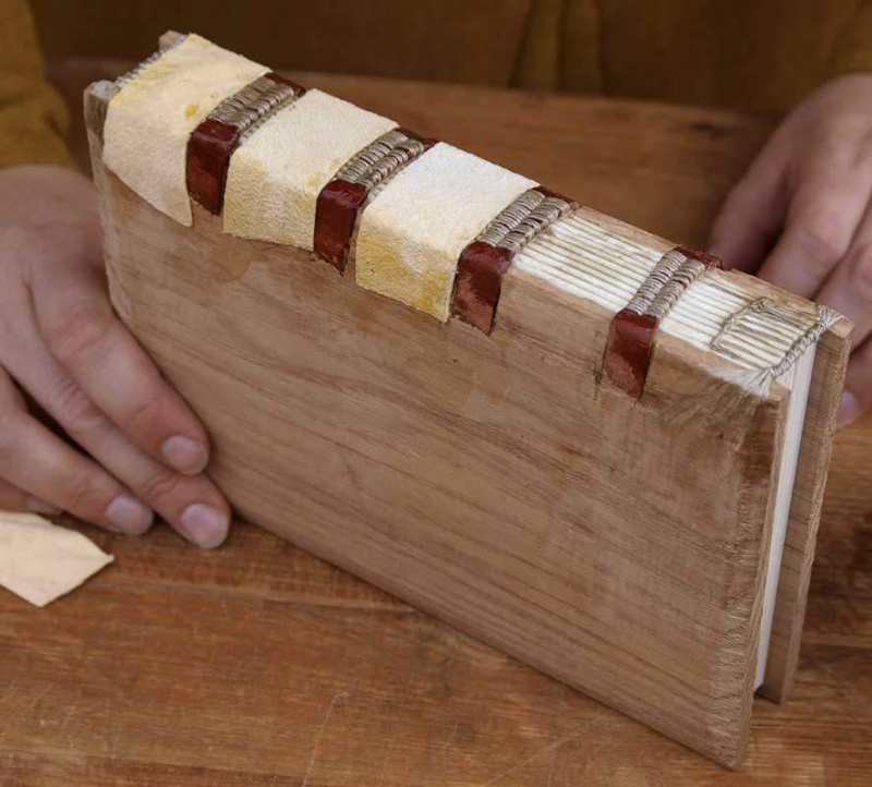   средњовековне књиговезничке технике