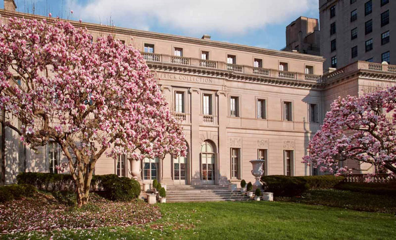   Henry Clay Frick außen