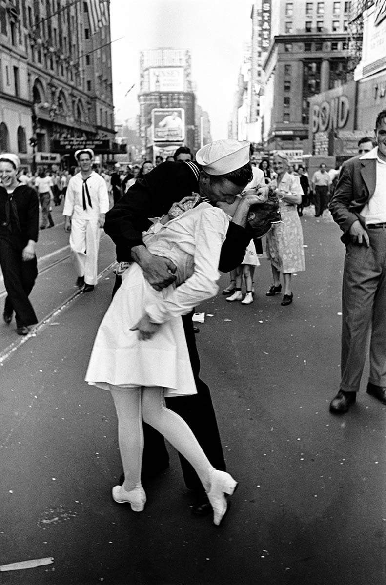 alfred eisenstaedt vj day times square