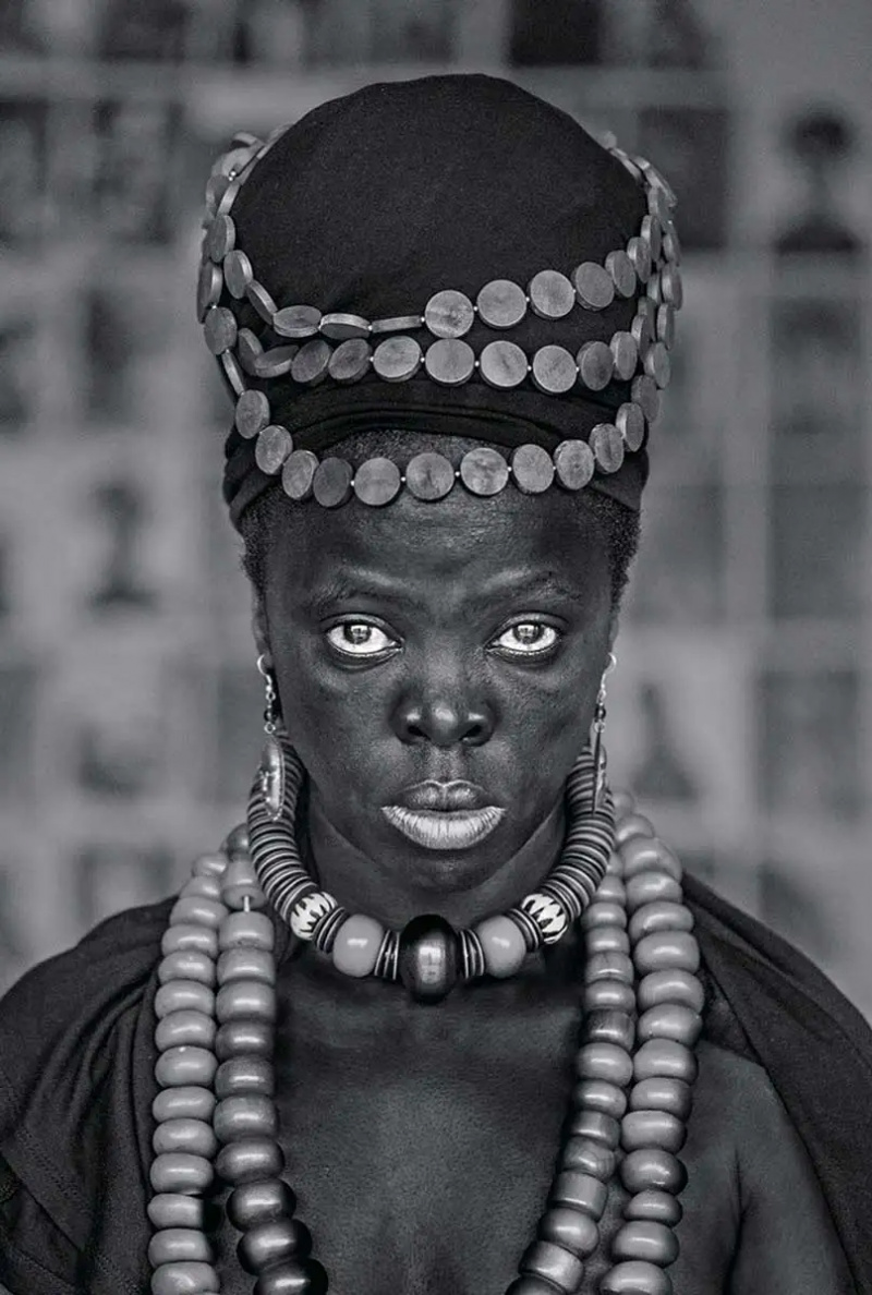  melnā mākslinieka muholi buru foto