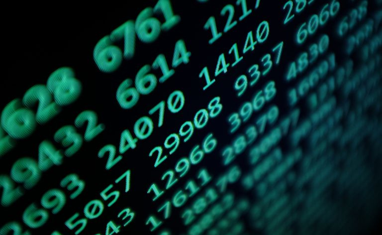 Chiffres lumineux sur un affichage numérique