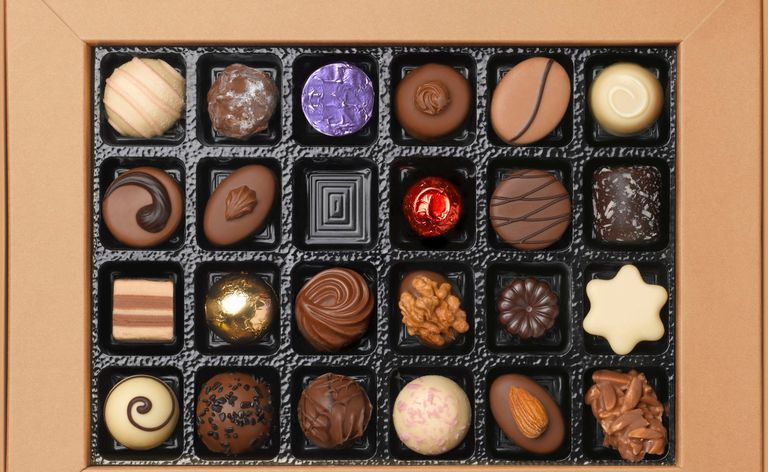 una caja de chocolates