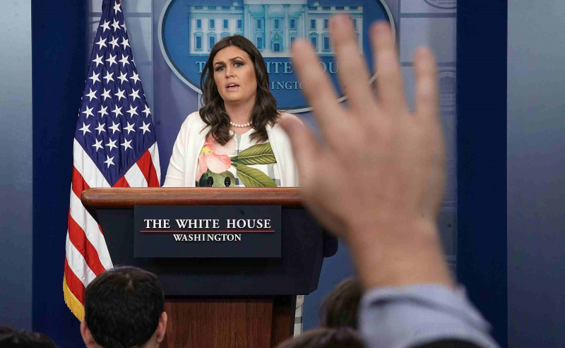 Sarah Huckabee Sanders realiza rueda de prensa diaria en la Casa Blanca