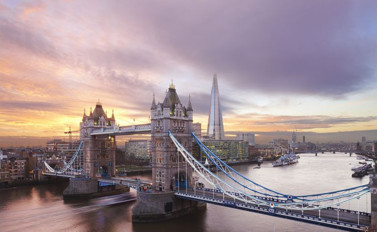 Tower Bridge y The Shard al atardecer, Londres