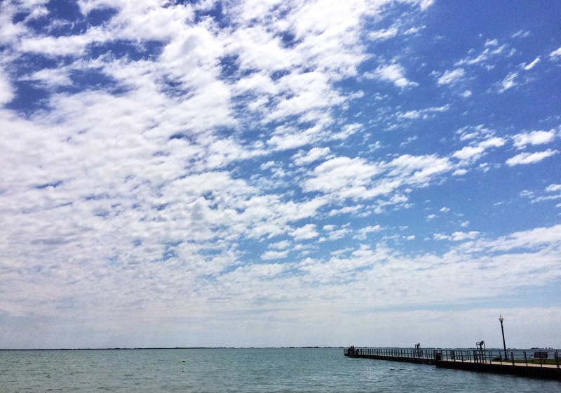 Cloudscape sobre el lago St. Clair, Michigan