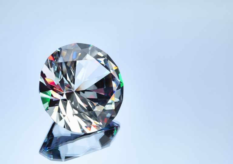Ognisty diament z bliska