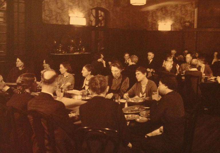 Bewohner des Hull House im Speisesaal, um 1920