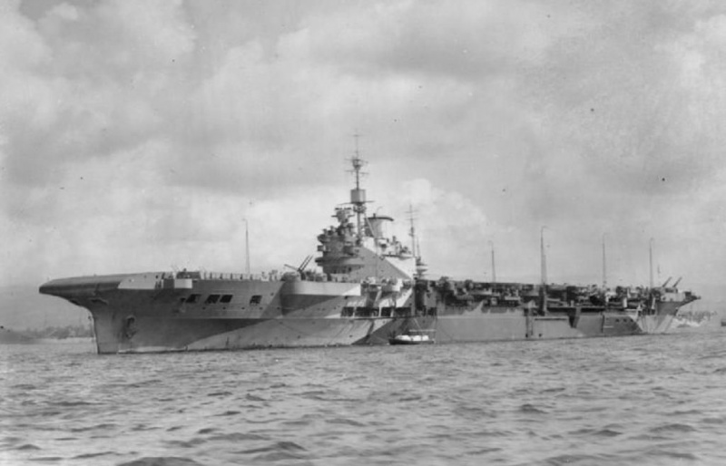 Photo du porte-avions HMS Illustrious