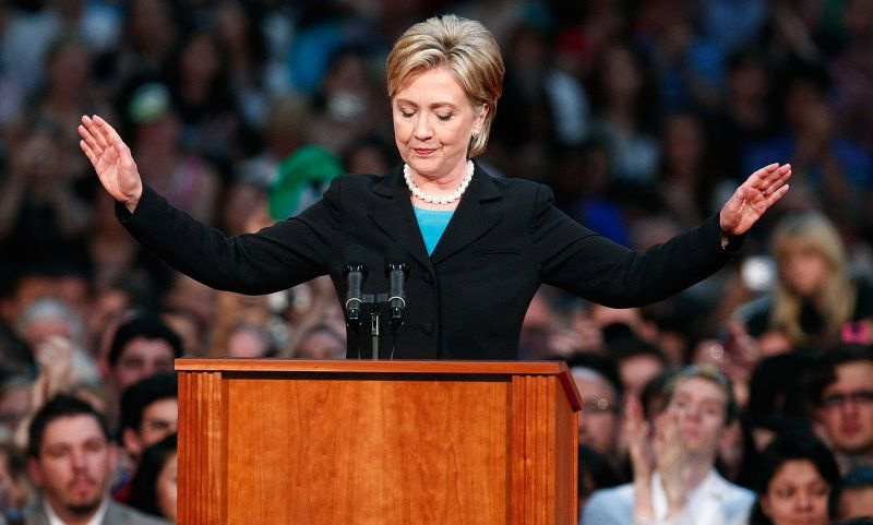 Hillary Clinton concède la course à la nomination présidentielle démocrate, 2008
