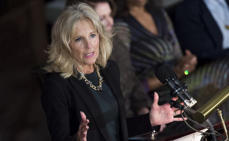 Michelle Obama og Jill Biden deltar på deltakelse kvinner