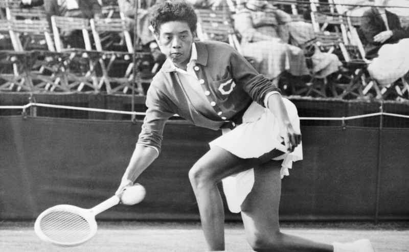 Althea Gibson konkurująca w meczu tenisowym