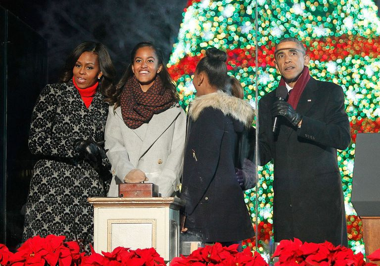 El presidente Obama y la Primera Familia encienden el árbol de Navidad nacional