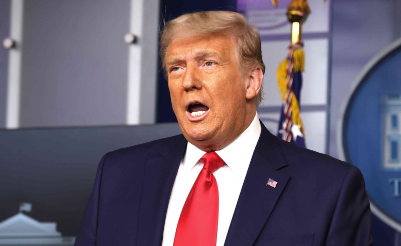 Donald Trump en medio del discurso