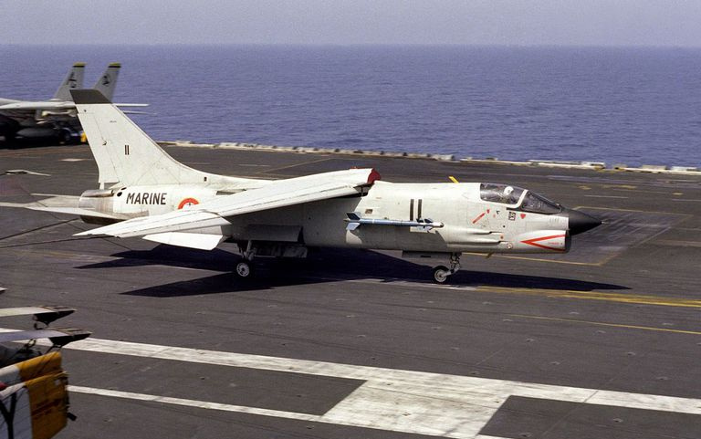 Cruzado F-8