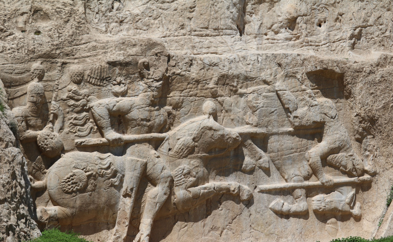 Bas-reliefs tombeau de Darius Ier