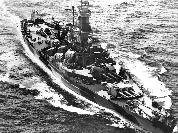 uss-インディアナ-1月-1944.jpg