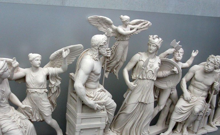 Reconstrucción del frontón este del Partenón