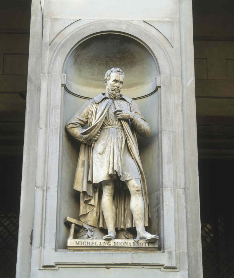 Estátua de Michelangelo