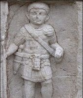 Soldado naval romano del siglo I d.C. de mármol