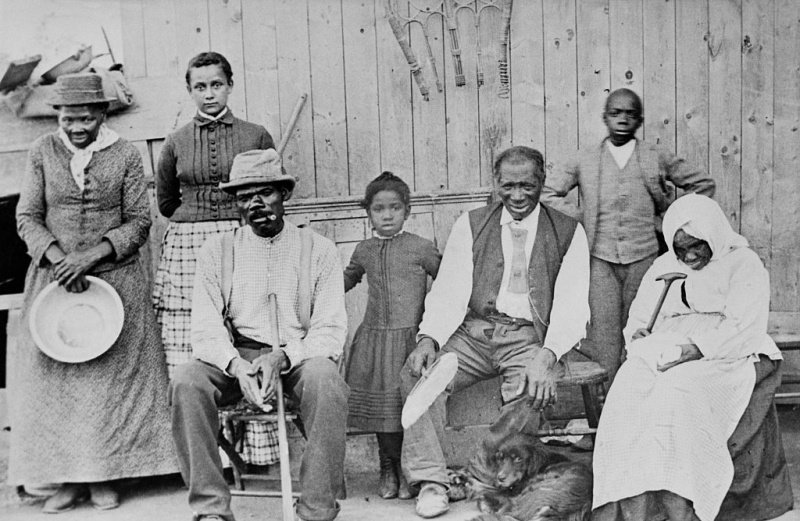 Harriet Tubman z niewolnikami, którym pomogła podczas wojny domowej