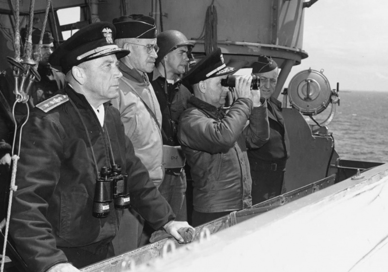 Bradley na palube USS Augusta v deň D, 1944