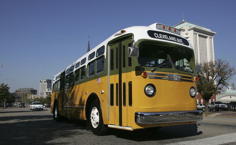 Una réplica del autobús en el que viajaba la activista de derechos civiles Rosa Parks.
