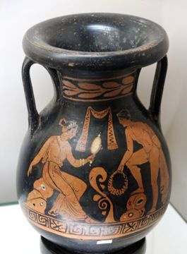 Sieviete un jaunība, Dižonas gleznotājs. Apulijas sarkanfigūras pelike, c. 370. gads p.m.ē.