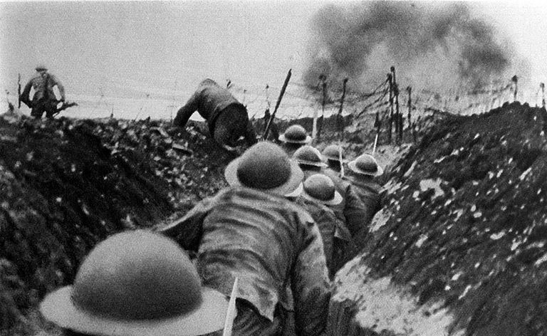 第一次世界大戦の塹壕戦を写真で表現