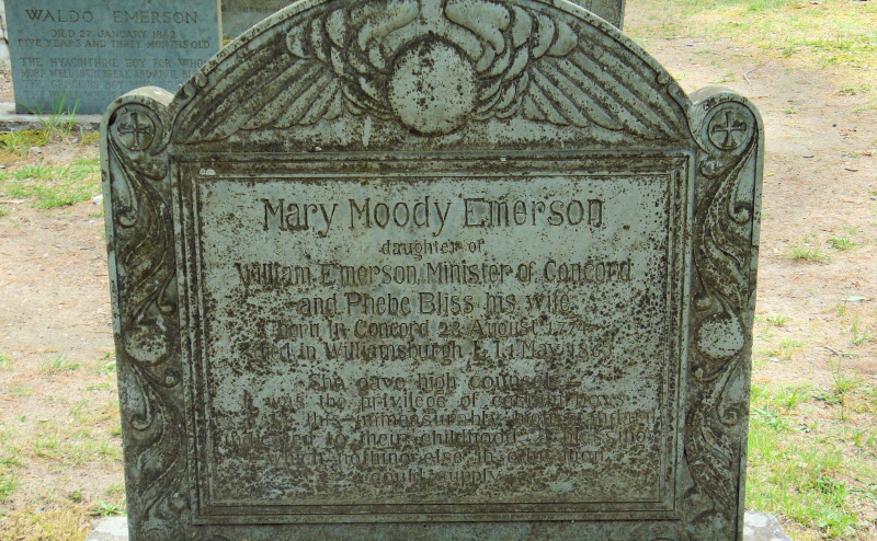 La lapide di Mary Moody Emerson nel cimitero di Sleepy Hollow, Concord, Massachusetts