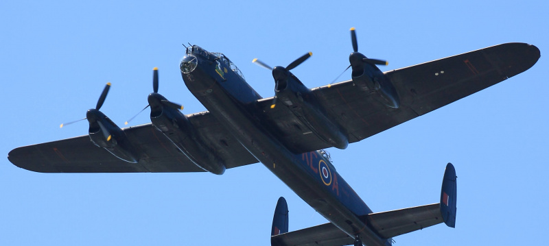 Aereo Avro Lancaster restaurato in volo