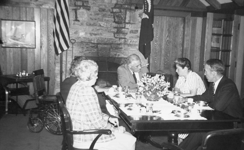 foto del presidente Roosevelt en Shangri-La Retreat