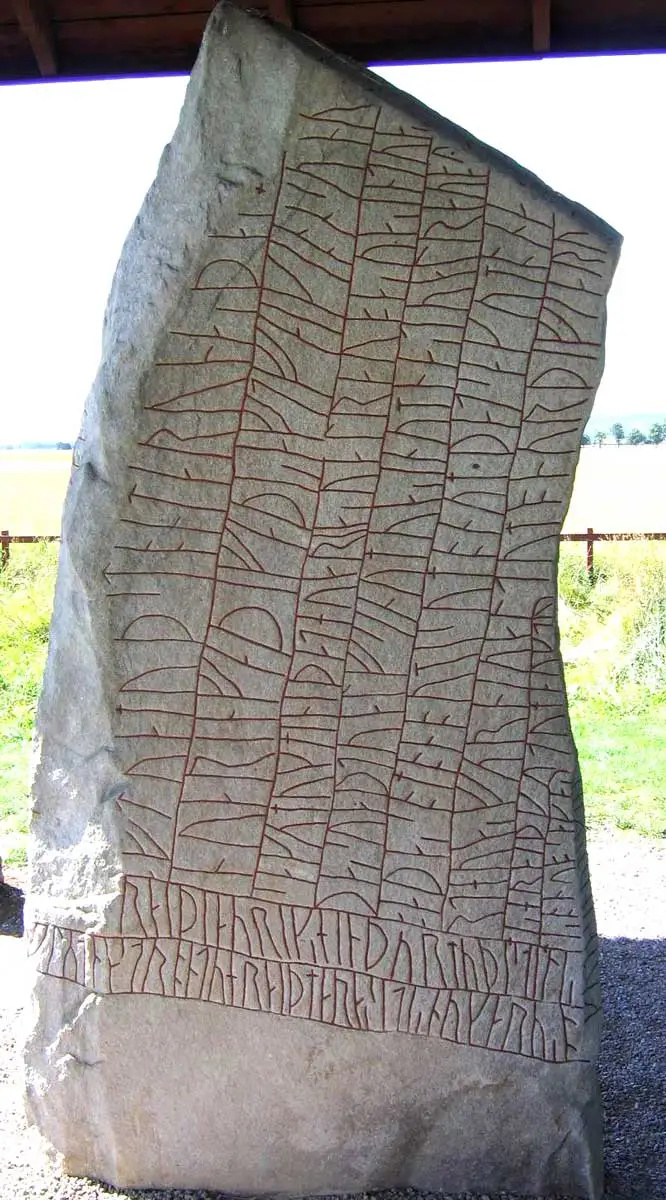 roks akmens vikingu rūnas
