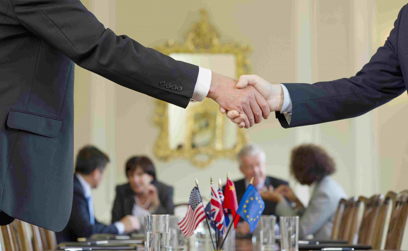 Vīza A ir tā, kas atbilst diplomātiem.