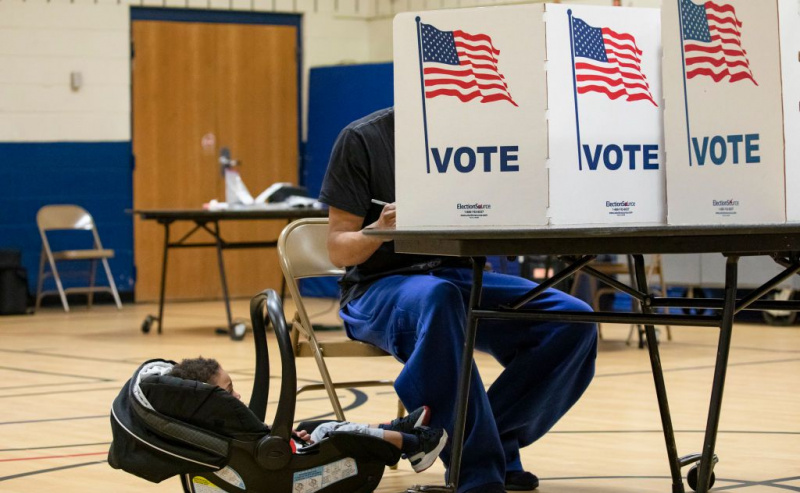 Eleitores em 14 estados vão às urnas na Super Terça