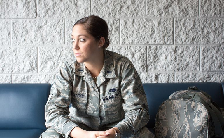 Soldatin der Air Force in ihren Uniformen