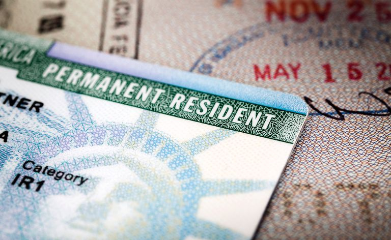 Green card e selo ivisa de entrada nos Estados Unidos