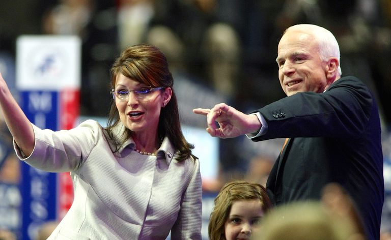 Il governatore Sarah Palin e il senatore John McCain a St. Paul, Minnesota. (Foto di Ethan Miller/Getty Images)
