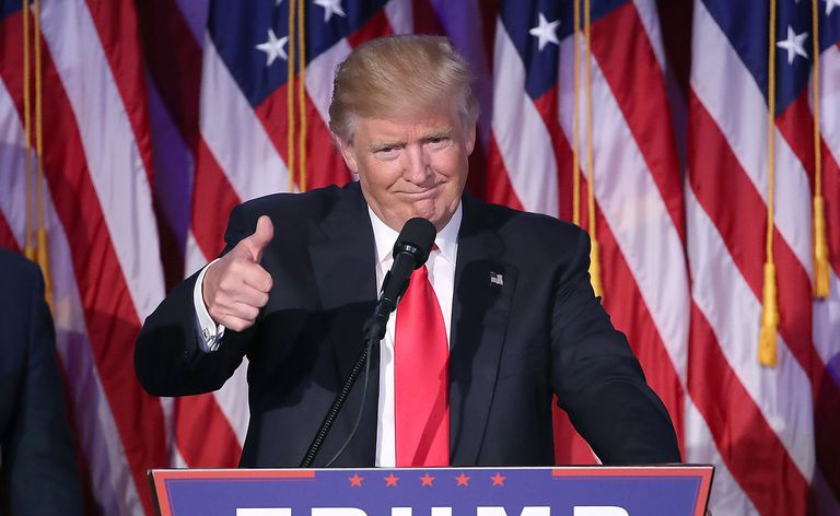 El presidente Donald Trump pronuncia su discurso de aceptación