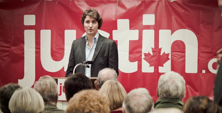 O primeiro-ministro Trudeau mantém uma política de imigração aberta