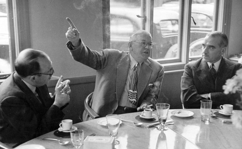 Joseph Breen conversando com Michael Balcon