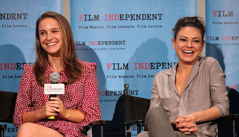 Aktorki Natalie Portman i Mila Kunis na imprezie promocyjnej.