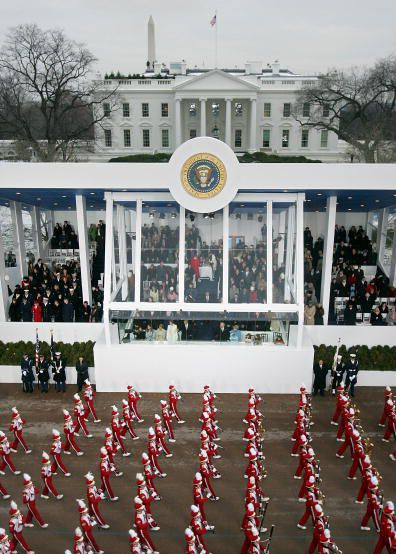 O estande de revisão presidencial durante o desfile inaugural em 20 de janeiro de 2005