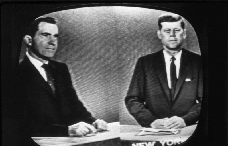 Republikanin Richard Nixon, lewy, i Demokrata John F. Kennedy