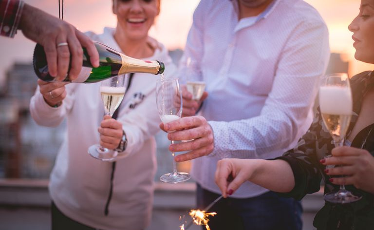 Helle champagne for en skål