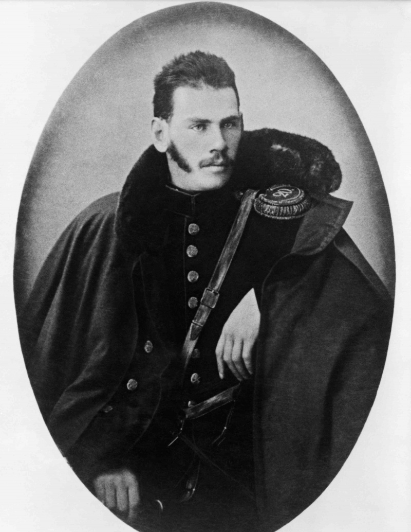 Portret młodego Tołstoja w mundurze wojskowym