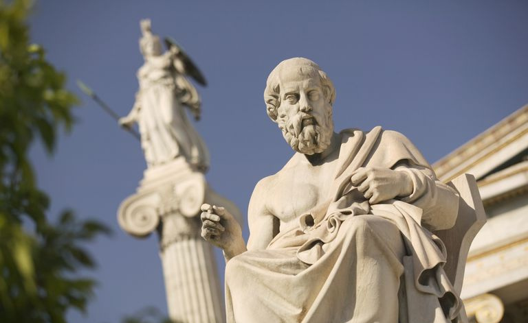 Plato-standbeeld buiten de Helleense Academie