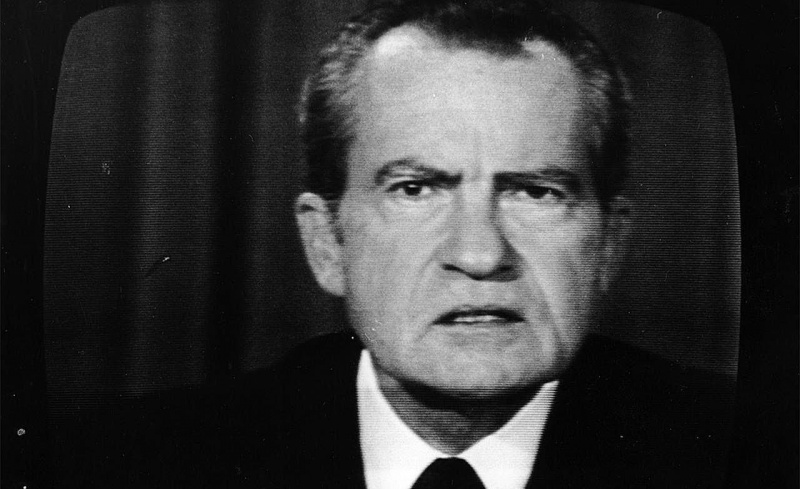 Richard Nixon na ekranie telewizora